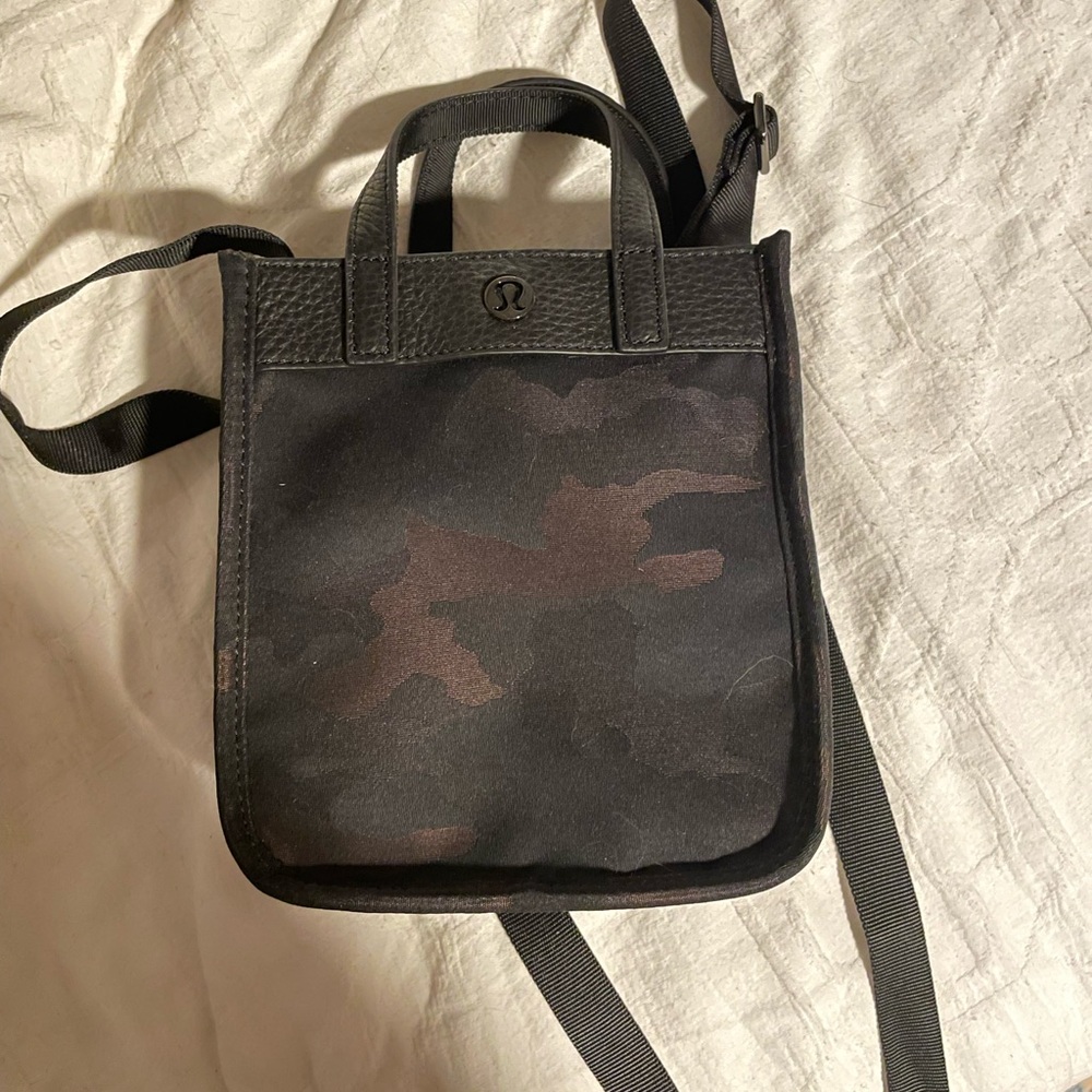 Lululemon now and always micro crossbody tote